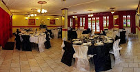 Atmosphère du Restaurant - Hotel LE FORESTIER à Saint-Amand-les-Eaux - n°18