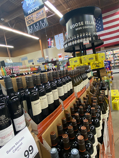 Supermarket «Hy-Vee», reviews and photos, 1403 N Veterans Pkwy, Bloomington, IL 61704, USA