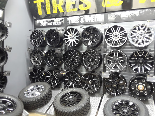 Truck Accessories Store «4 Wheel Parts - Plano», reviews and photos, 3001 E Plano Pkwy #400, Plano, TX 75074, USA