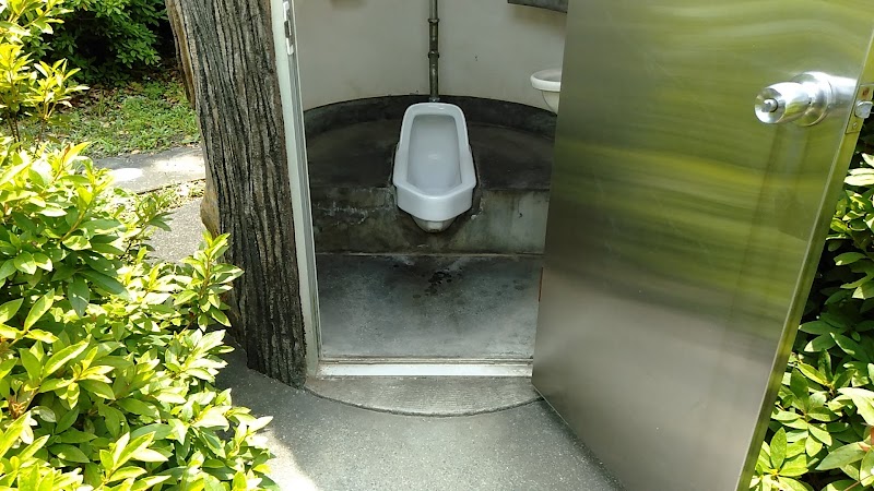 瀬名茶ノ木田公園 公衆トイレ