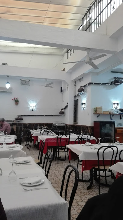 Restaurante Casa José Luis (Antiguo Yaki) - C. Vaqueros, 2, 11510 Puerto Real, Cádiz, Spain