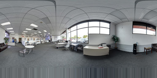 Car Dealer «Auto Villa», reviews and photos, 302 S Lake St, Grayslake, IL 60030, USA