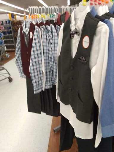 Shopping Mall «Springbrook Mall», reviews and photos, 137 85th Ave NW, Coon Rapids, MN 55433, USA