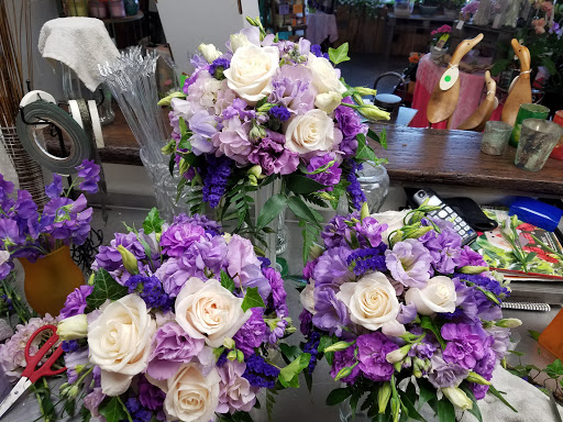 Florist «Flowers by Emily LLC», reviews and photos, 15620 W High St, Middlefield, OH 44062, USA