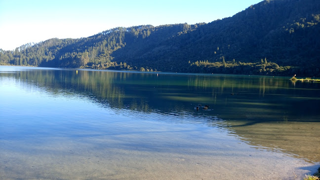 Lake Tikitapu (Blue Lake) - School