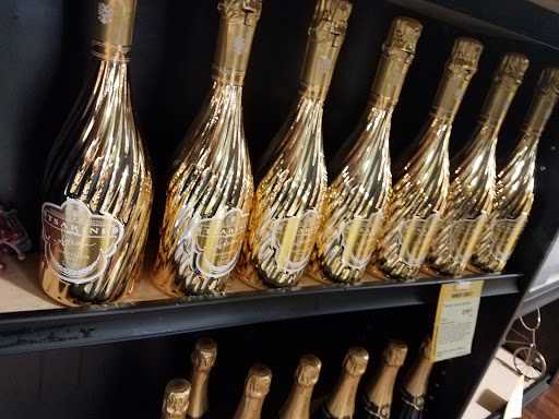 Wine Store «Total Wine & More», reviews and photos, 1744 Laskin Rd, Virginia Beach, VA 23454, USA