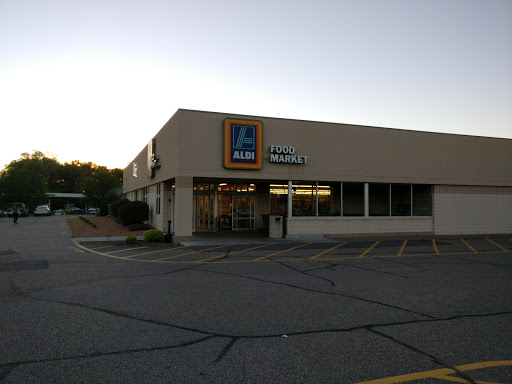 Supermarket «ALDI», reviews and photos, 11100 Cedar Lake Rd, Minnetonka, MN 55305, USA