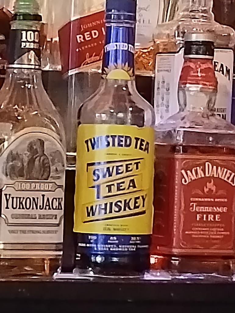 Reggie's Saloon 44126