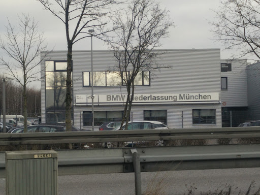 BMW Niederlassung München Karosserie- und Lackzentrum