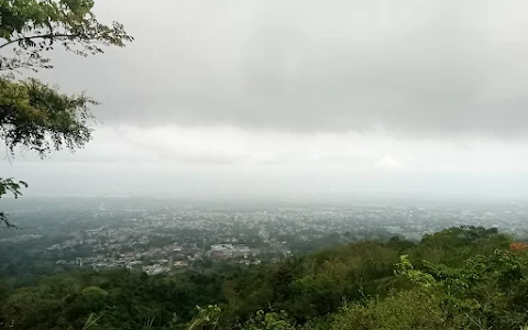 Senderos Del Parque Yurubí image