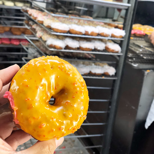 Donut Shop «Donut Hut», reviews and photos, 2025 W Magnolia Blvd, Burbank, CA 91506, USA