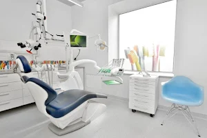 Śmigiel Implant Master Clinic - Implanty Zębowe image