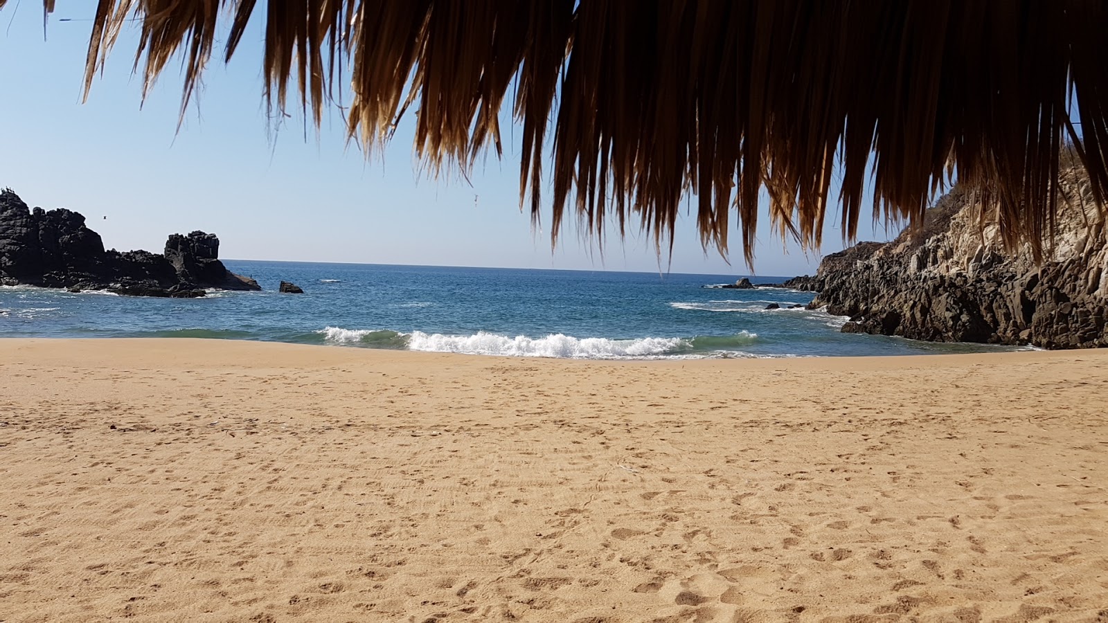 Foto de Montecito beach con arena fina beige superficie