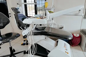 ORACARE Dental & Implant Centre image