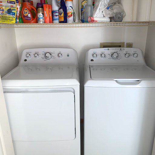 Appliance Store «Famous Tate Appliance & Bedding Centers», reviews and photos, 1015 E Brandon Blvd, Brandon, FL 33511, USA