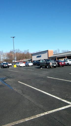 Shopping Mall «Orange Village Shopping Center», reviews and photos, 500 N Madison Rd, Orange, VA 22960, USA