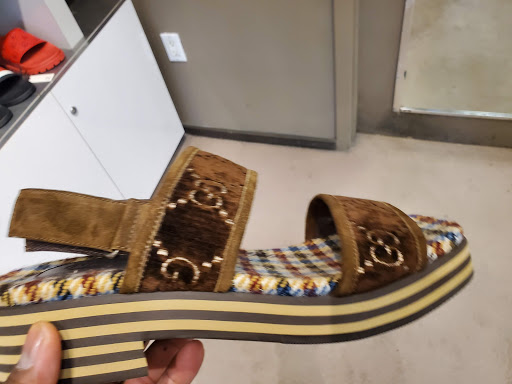 Boutique «Gucci Outlet», reviews and photos, 50 Hartz Way, Secaucus, NJ 07094, USA