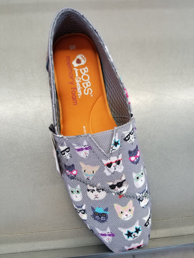 Shoe Store «SKECHERS Factory Outlet», reviews and photos, 350 N Dysart Rd, Goodyear, AZ 85338, USA