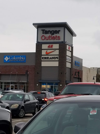 Outlet Mall «Tanger Outlet Grand Rapids», reviews and photos, 350 84th St SW, Byron Center, MI 49315, USA