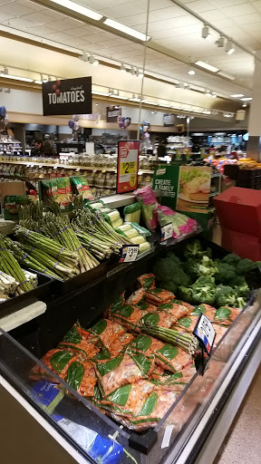 Grocery Store «Stop & Shop», reviews and photos, 653 Hillside Avenue, New Hyde Park, NY 11040, USA