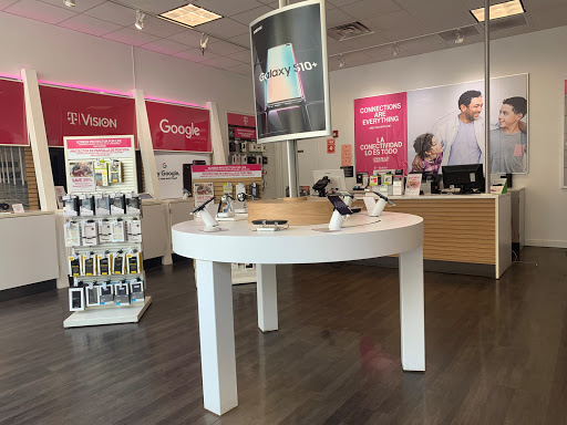 Cell Phone Store «T-Mobile», reviews and photos, 36 S Main St, Port Chester, NY 10573, USA