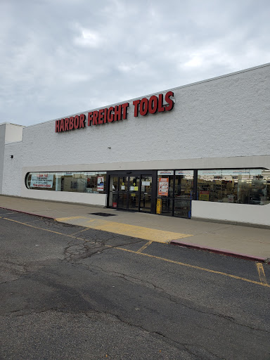 Hardware Store «Harbor Freight Tools», reviews and photos, 32706 John R Rd, Madison Heights, MI 48071, USA