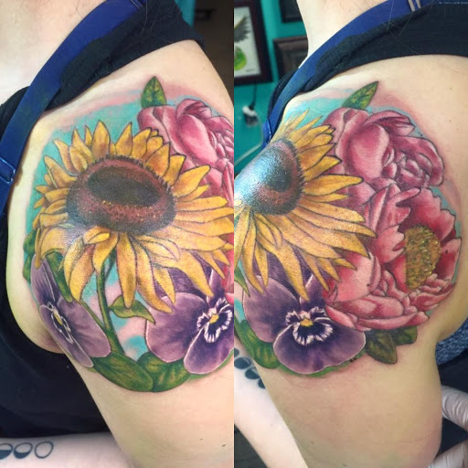 Explore bee tattoo ideas for women, creative tattoo ideas in Kansas City, available at Golden Stag Tattoo and Gallery