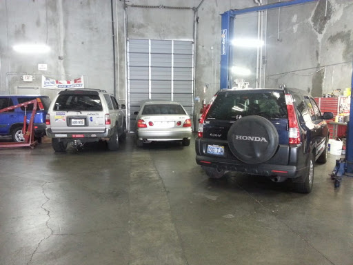 Mechanic «Trusted Imports Independent Toyota Lexus Auto Repair Shop», reviews and photos, 4755 Nevso Dr #16a, Las Vegas, NV 89103, USA