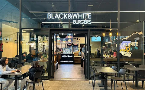Black & White Burger Docks Bruxsel image
