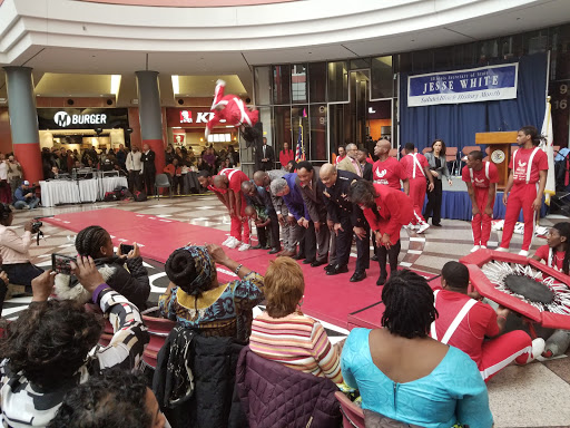 Shopping Mall «Atrium», reviews and photos, 100 W Randolph St, Chicago, IL 60601, USA