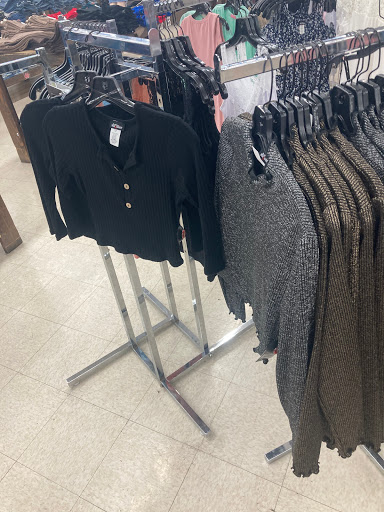 Clothing Store «Gen X Clothing», reviews and photos, 779 Peoria St, Aurora, CO 80011, USA