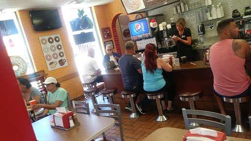 Donut Shop «Dandee Donut Factory», reviews and photos, 1900 E Atlantic Blvd, Pompano Beach, FL 33060, USA