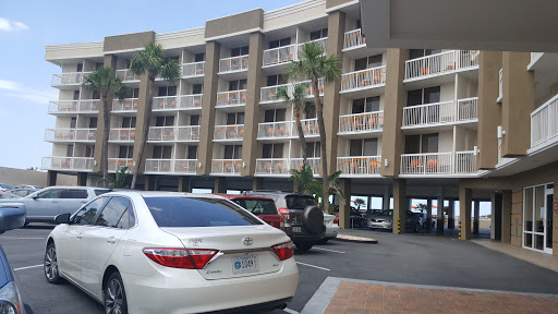 Liquor Store «Liquor Discount Hut», reviews and photos, 727 N Atlantic Ave, Daytona Beach, FL 32118, USA