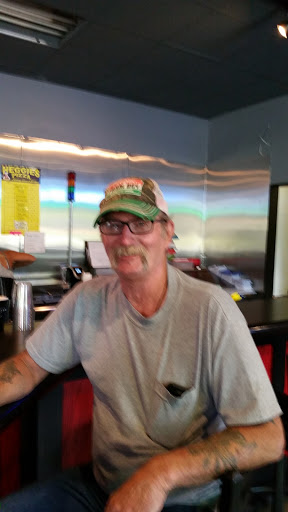 Liquor Store «B & L Liquor Store», reviews and photos, 1369 Main St, Houlton, WI 54082, USA