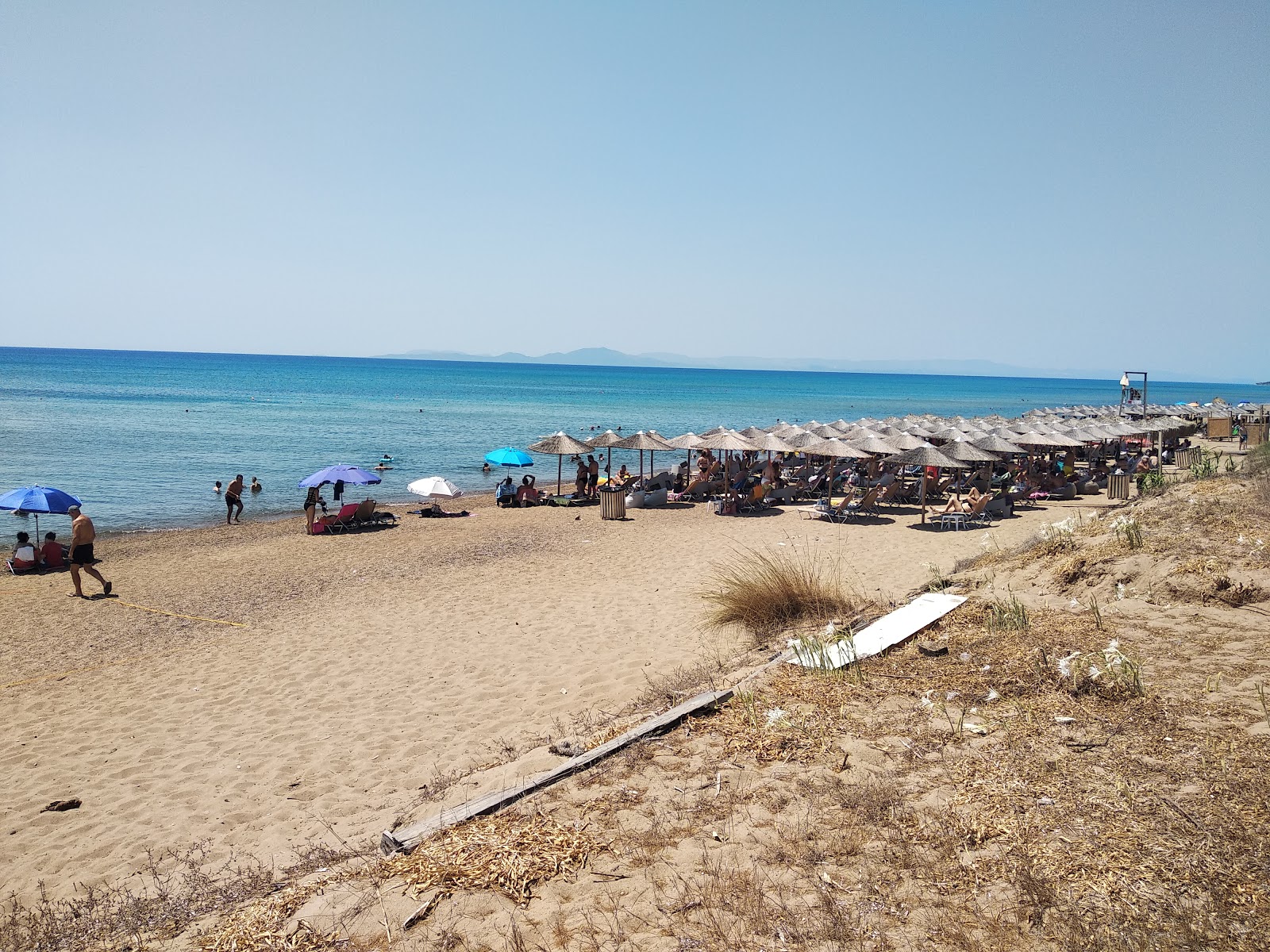 Foto van Vartholomio beach met ruim strand