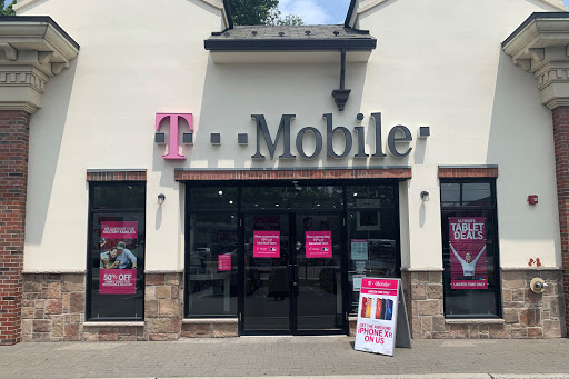 Cell Phone Store «T-Mobile», reviews and photos, 60 Essex St, Rochelle Park, NJ 07662, USA