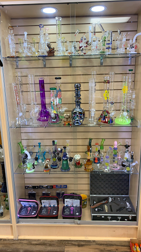 Tobacco Shop «Puff&Pass Smoke Shop», reviews and photos, 14151 Ramona Blvd #2B, Baldwin Park, CA 91706, USA