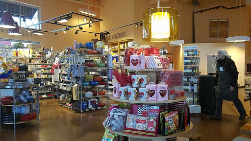 Gourmet Grocery Store «Metropolitan Market», reviews and photos, 2320 42nd Ave SW, Seattle, WA 98116, USA