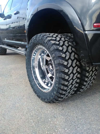 Auto Repair Shop «Discount Tire & Service of Greeley», reviews and photos, 120 18th St, Greeley, CO 80631, USA