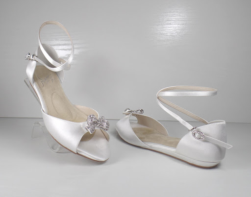 Shoe Store «Signature Shoes», reviews and photos, 271 Westwood Ave, Westwood, NJ 07675, USA