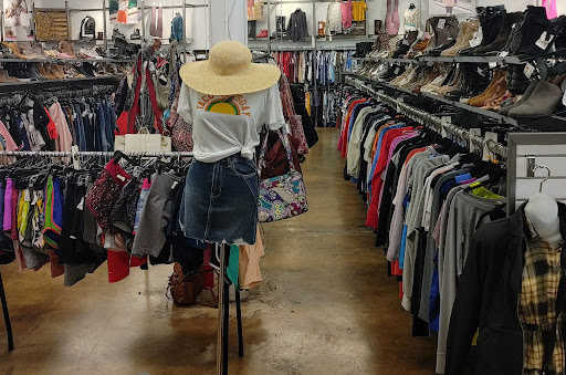 Used Clothing Store «Uptown Cheapskate», reviews and photos, 11255 Huebner Rd #205, San Antonio, TX 78230, USA