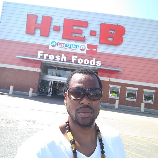 Grocery Store «H-E-B Grocery», reviews and photos, 2424 N 16th St, Orange, TX 77630, USA