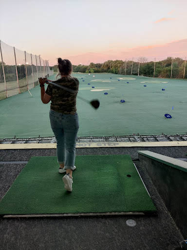 Golf Driving Range «Golf Center Des Plaines», reviews and photos, 353 N River Rd, Des Plaines, IL 60016, USA