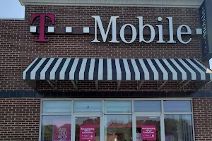 T-Mobile Authorized Retailer image