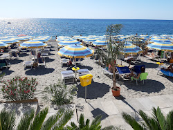 Locri Beach'in fotoğrafı imkanlar alanı