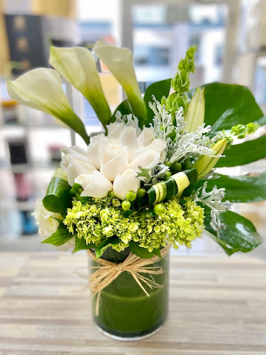 Florist «More Than Flowers», reviews and photos, 109 SE 2nd St, Miami, FL 33131, USA