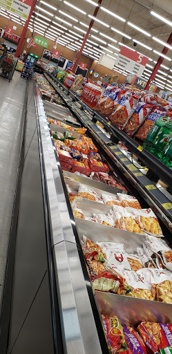 Grocery Store «Grocery Outlet Bargain Market», reviews and photos, 2323 S Mooney Blvd, Visalia, CA 93277, USA