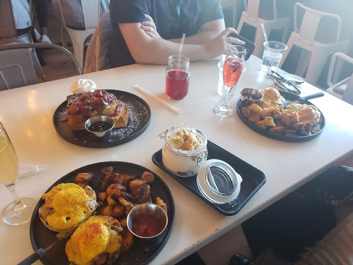 Restaurant «The Place 2 Be Restaurant», reviews and photos, 615 Franklin Ave, Hartford, CT 06114, USA