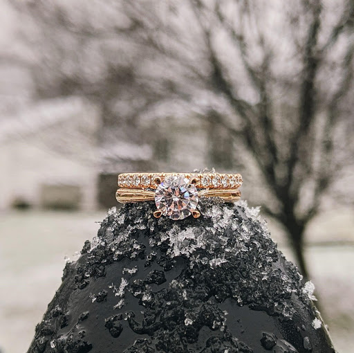 Jewelry Store «Henne Jewelers», reviews and photos, 5501 Walnut St, Pittsburgh, PA 15232, USA