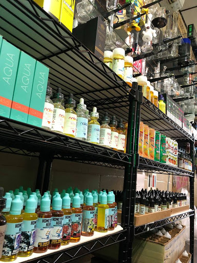 Tobacco Shop «Heights Head Smoke Shop», reviews and photos, 6412 N Main St b, Houston, TX 77009, USA